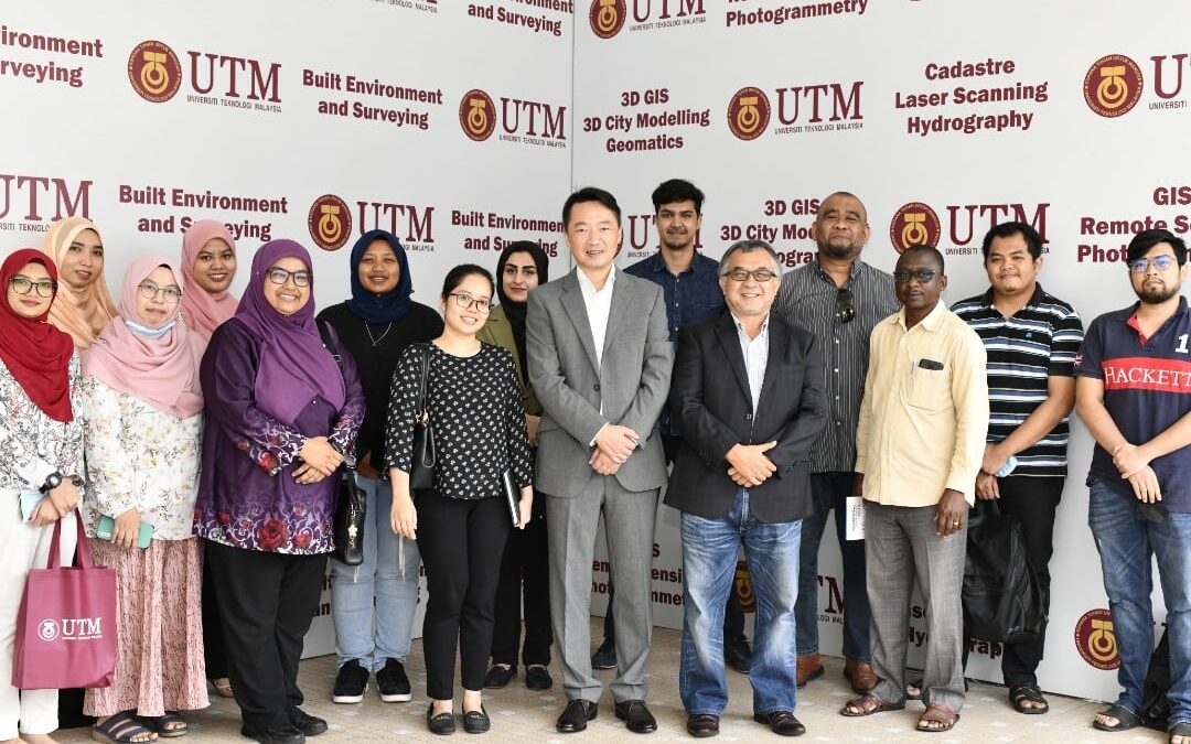 Fakulti Alam Bina dan Ukur telah menerima lawatan dari Dr Wei Zhou (ex-Country Garden Pacific View)