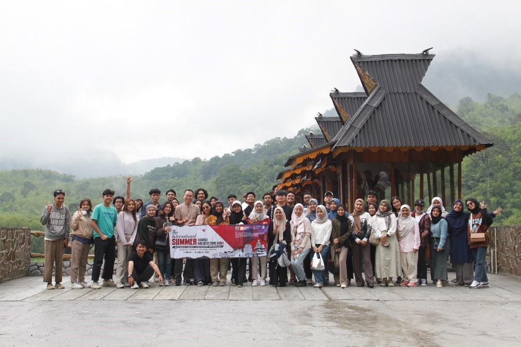 UTM Students Shine at ISCA 2023: Exploring Medan’s Heritage and Architecture