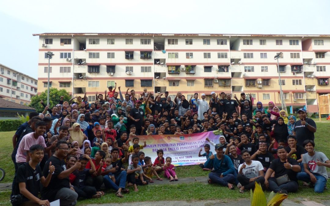 Program Anak Angkat Isi & FABU UTM Berjaya Mencetus Komuniti Berdaya