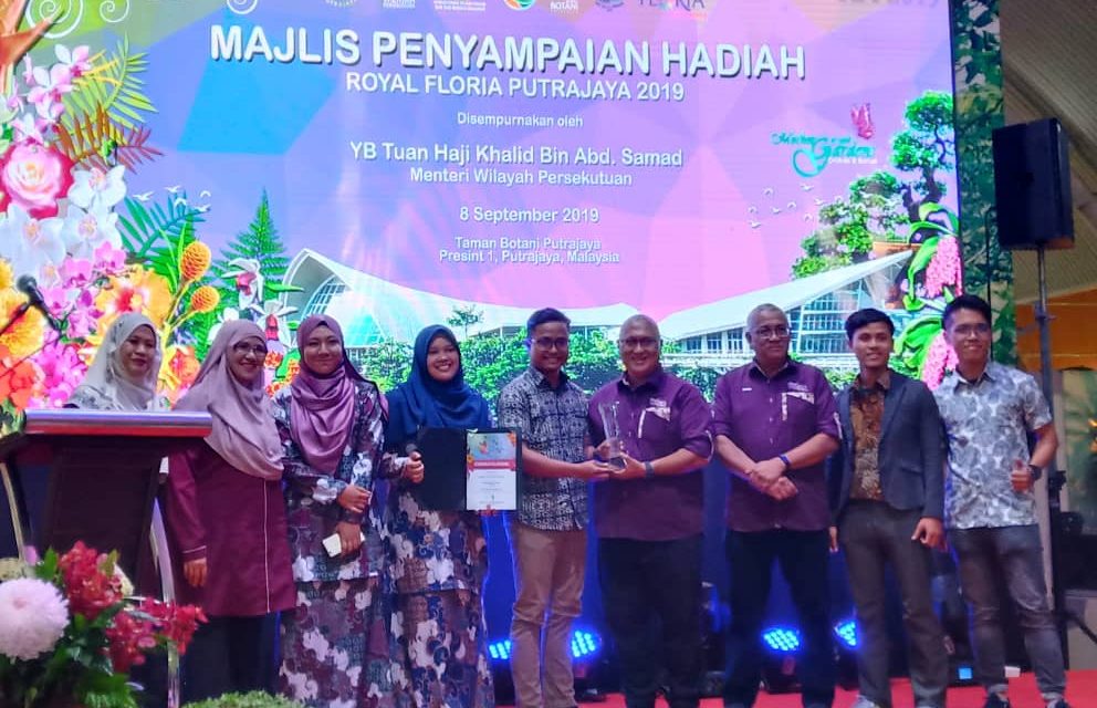 UTM Landscape Architecture Students Won Silver Award for Vertical Wall Garden Competition at Royal Floria Putrajaya 2019