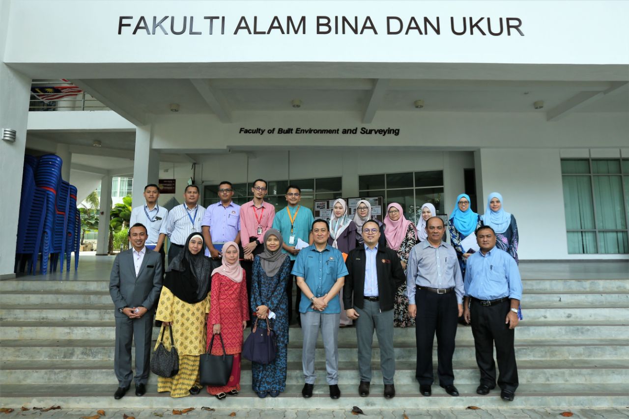 Mesyuarat Penyelarasan Bagi Majlis Pendaftaran Khas Ijazah Doktor Falsafah Bagi Pegawai Tadbir Negeri Johor Faculty Of Built Environment And Surveying