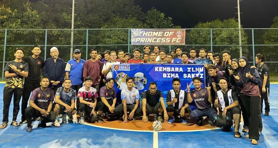 Pelajar Kejuruteraan Geomatik UTM tabur bakti di Pontian Johor.